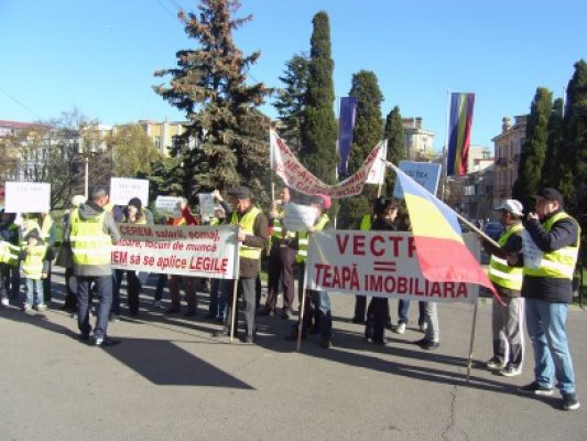 Păgubiţii Vectra ies în stradă